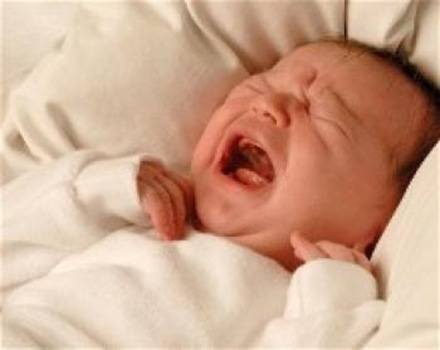 bebe llorando